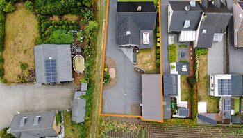 Villa met dubbele garage en atelier op landelijke ligging