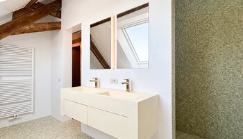 Sfeervol duplexappartement met authentieke charme aan de Ezelpoort