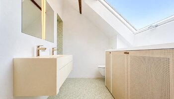 Sfeervol duplexappartement met authentieke charme aan de Ezelpoort