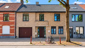 Veelzijdige gezinswoning met praktijkruimte en zonnige tuin