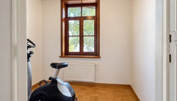 Veelzijdige gezinswoning met praktijkruimte en zonnige tuin