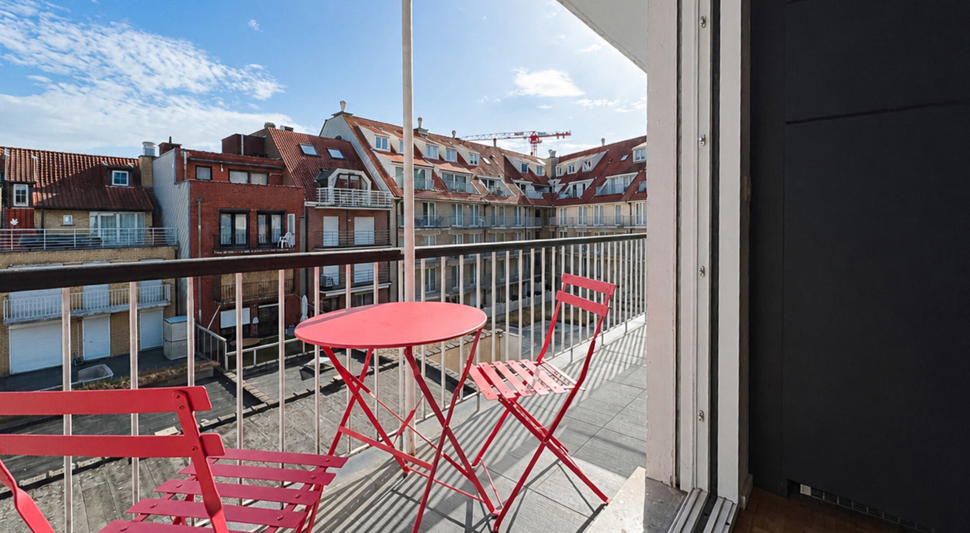 Centraal gelegen appartement met 1-SLK nabij de Zoutelaan, Dumortierlaan en de Lippenslaan