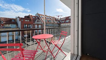 Centraal gelegen appartement met 1-SLK nabij de Zoutelaan, Dumortierlaan en de Lippenslaan