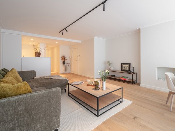 Stijlvol gerenoveerd 2SLK-appartement nabij het centrum