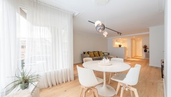 Stijlvol gerenoveerd 2SLK-appartement nabij het centrum
