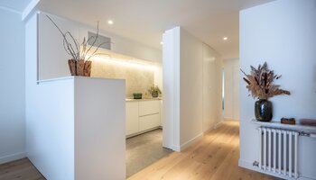 Stijlvol gerenoveerd 2SLK-appartement nabij het centrum