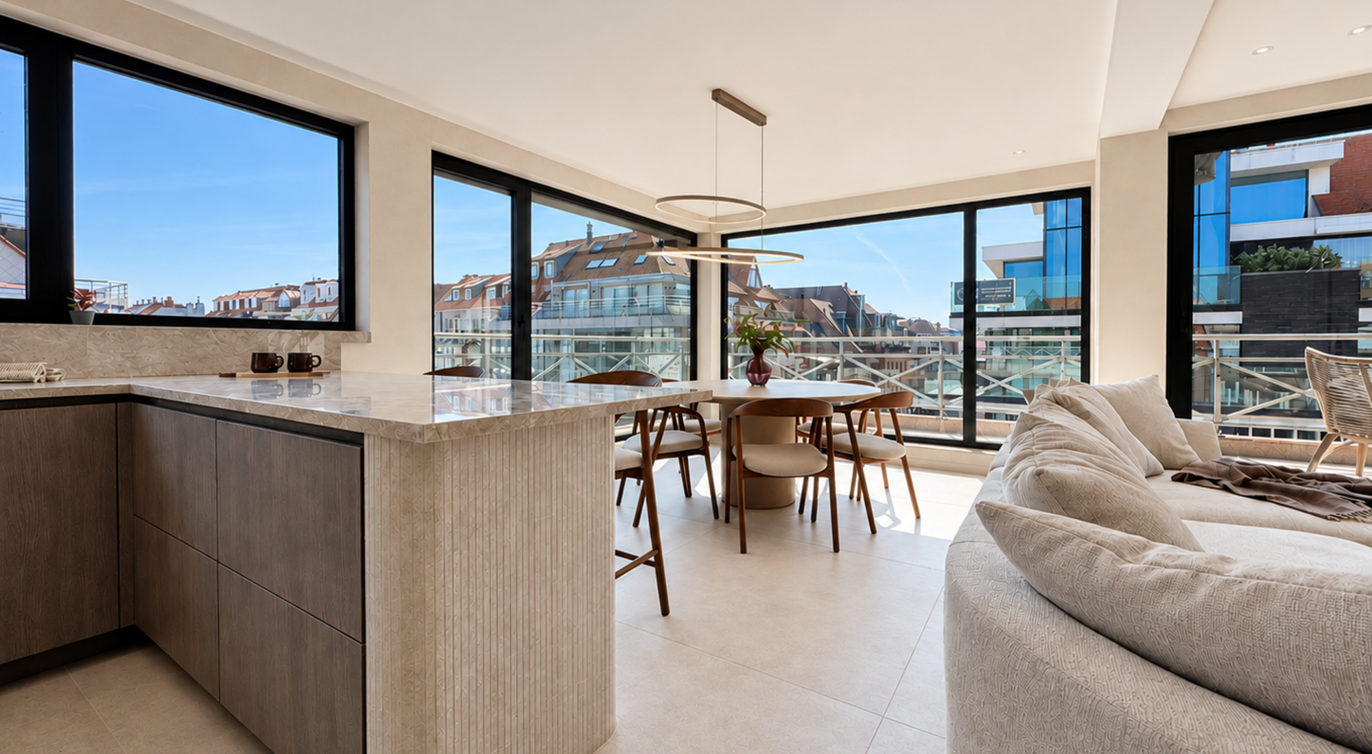 Prachtig gerenoveerd duplex-hoekappartement nabij de Lippenslaan