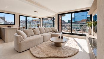 Prachtig gerenoveerd duplex-hoekappartement nabij de Lippenslaan