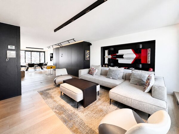 Uniek duplex appartement met privé-lift en ruime terrassen nabij het Rubensplein