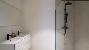 Gelijkvloers appartement met 2 slaapkamers
