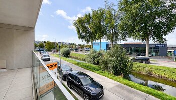 Tweeslaapkamer appartement met terras en zicht op het water