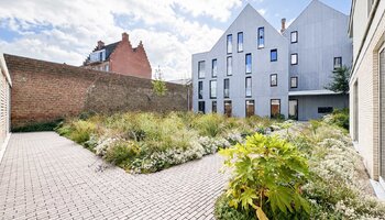 Tweeslaapkamer appartement met terras en zicht op het water