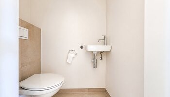 Tweeslaapkamer appartement met terras en zicht op het water