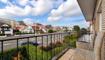 Appartement de 3 pièces, avec une grande terrasse et une vue dégagée, près de la plage d'Albert