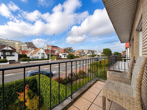 Appartement de 3 pièces, avec une grande terrasse et une vue dégagée, près de la plage d'Albert