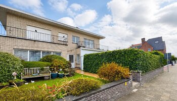 Appartement de 3 pièces, avec une grande terrasse et une vue dégagée, près de la plage d'Albert