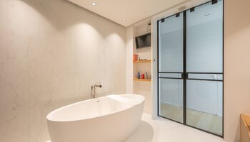 Uniek duplex appartement met privé-lift en ruime terrassen nabij het Rubensplein