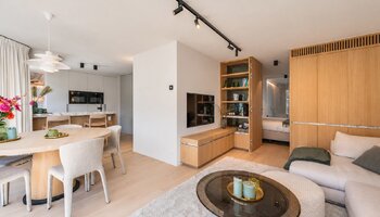 Subliem gerenoveerde penthouse met 3SLK en fenomenale terrassen vlakbij de zee en het centrum