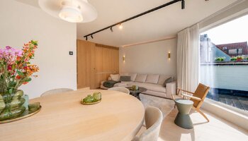Subliem gerenoveerde penthouse met 3SLK en fenomenale terrassen vlakbij de zee en het centrum