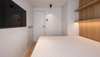 Subliem gerenoveerde penthouse met 3SLK en fenomenale terrassen vlakbij de zee en het centrum