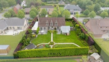 Charmante villa met prachtige tuin, 4 slaapkamers op topligging in woonpark Grote Thems
