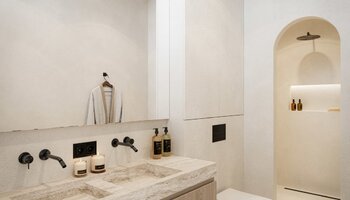 High-end hoekappartement met zonneterras en zicht op de Dijver
