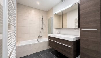 Appartement 2SLK spacieux et récent avec terrasse exposée au sud, près de la Lippenslaan