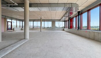 Exclusief hoek kantoor met terras in Bula Brugge