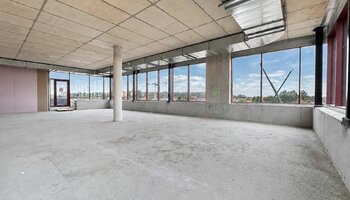 Exclusief hoek kantoor met terras in Bula Brugge