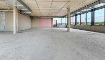 Exclusief hoek kantoor met terras in Bula Brugge