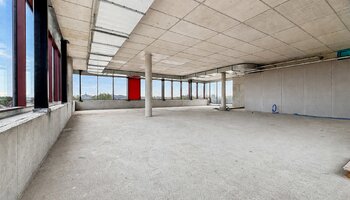 Exclusief hoek kantoor met terras in Bula Brugge