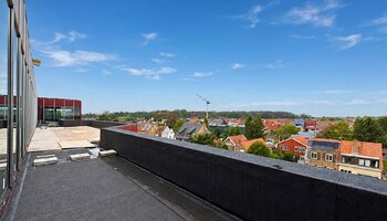Exclusief hoek kantoor met terras in Bula Brugge