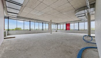 Exclusief hoek kantoor met terras in Bula Brugge