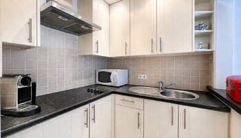 Charmant appartement 1SLK avec vue dégagée, à proximité de la mer et des commerces