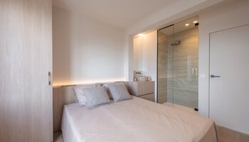 Luxueus gerenoveerd 3SLK-appartement met open zicht