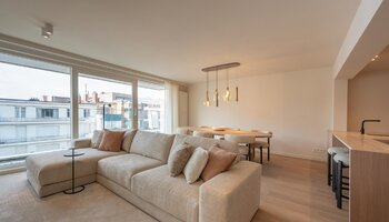 Luxueus gerenoveerd 3SLK-appartement met open zicht