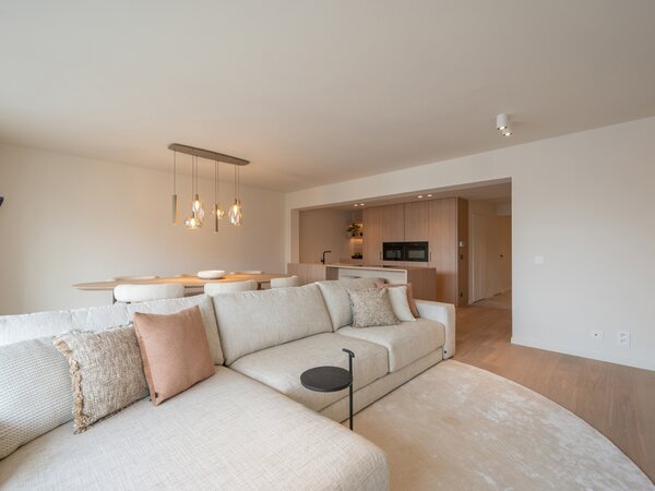 Luxueus gerenoveerd 3SLK-appartement met open zicht