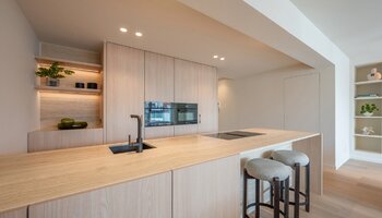 Luxueus gerenoveerd 3SLK-appartement met open zicht