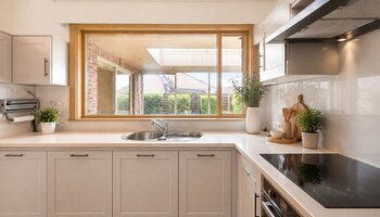 Villa met dubbele garage en atelier op landelijke ligging