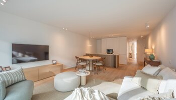 Prachtig gerenoveerd 3SLK-appartement met grote terrassen in de Kustlaan