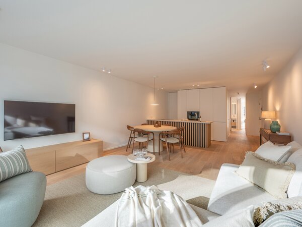 Prachtig gerenoveerd 3SLK-appartement met grote terrassen in de Kustlaan