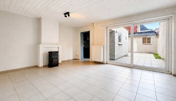 Maison à rénover comprenant 3 chambres et une dépendance