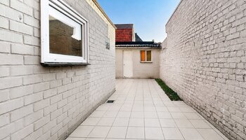 Maison à rénover comprenant 3 chambres et une dépendance