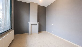 Maison à rénover comprenant 3 chambres et une dépendance