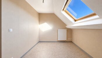 Maison à rénover comprenant 3 chambres et une dépendance
