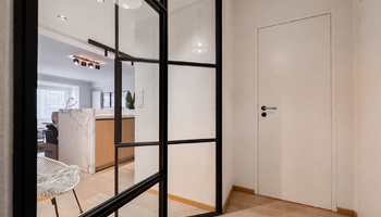 Prachtig en ruim gerenoveerd 2SLK-appartement in de Lippenslaan