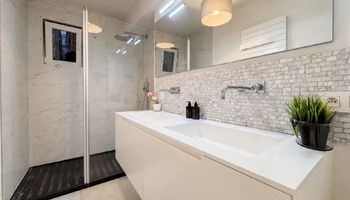 Prachtig en ruim gerenoveerd 2SLK-appartement in de Lippenslaan