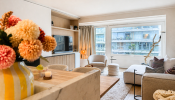 Prachtig en ruim gerenoveerd 2SLK-appartement in de Lippenslaan