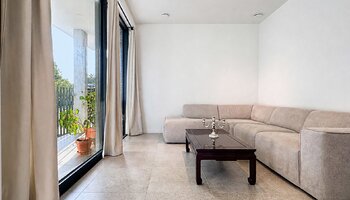 Gelijkvloers appartement met gezellig terras