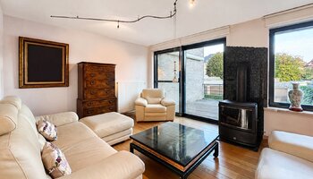 Instapklare woning met ruime garage in het centrum van Oostkamp